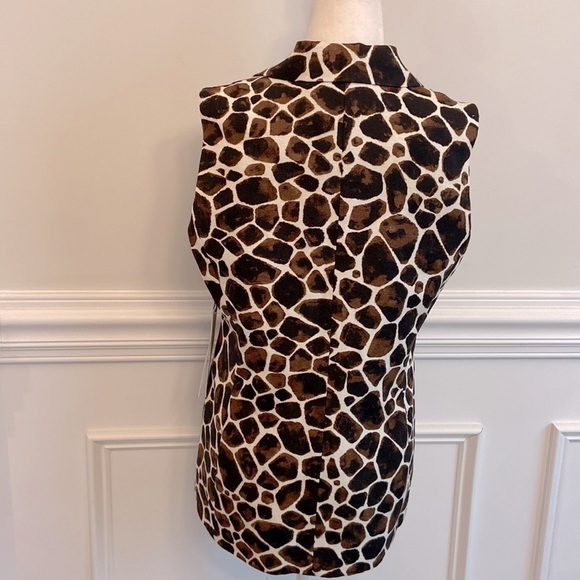 Calvin Klein giraffe vest - Picture 7 of 11